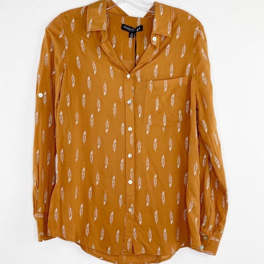 Living Doll Feathers Long Sleeve Button Up Blouse Camel Brown XS Cognac Rust